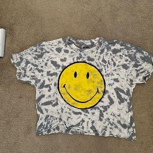 Retro brand new smiley tee medium